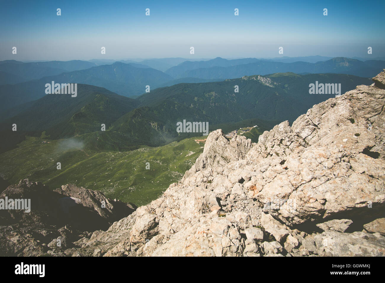 Rocky Mountains Landschaft blaue Himmel malerische Luftaufnahme Sommer Reisen Stockfoto