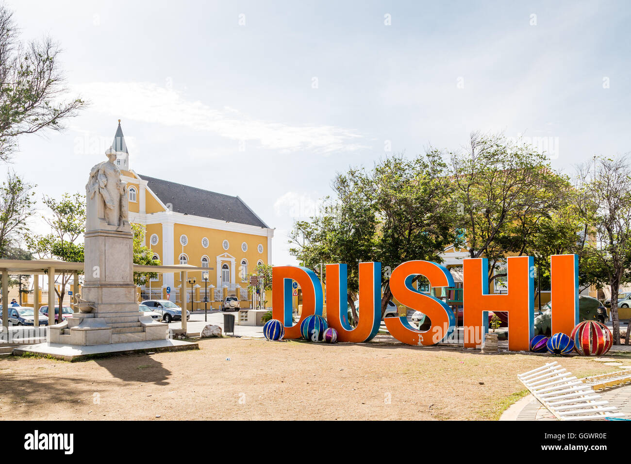 Orange Dushi Zeichen in Curacao Park zu Weihnachten Stockfoto