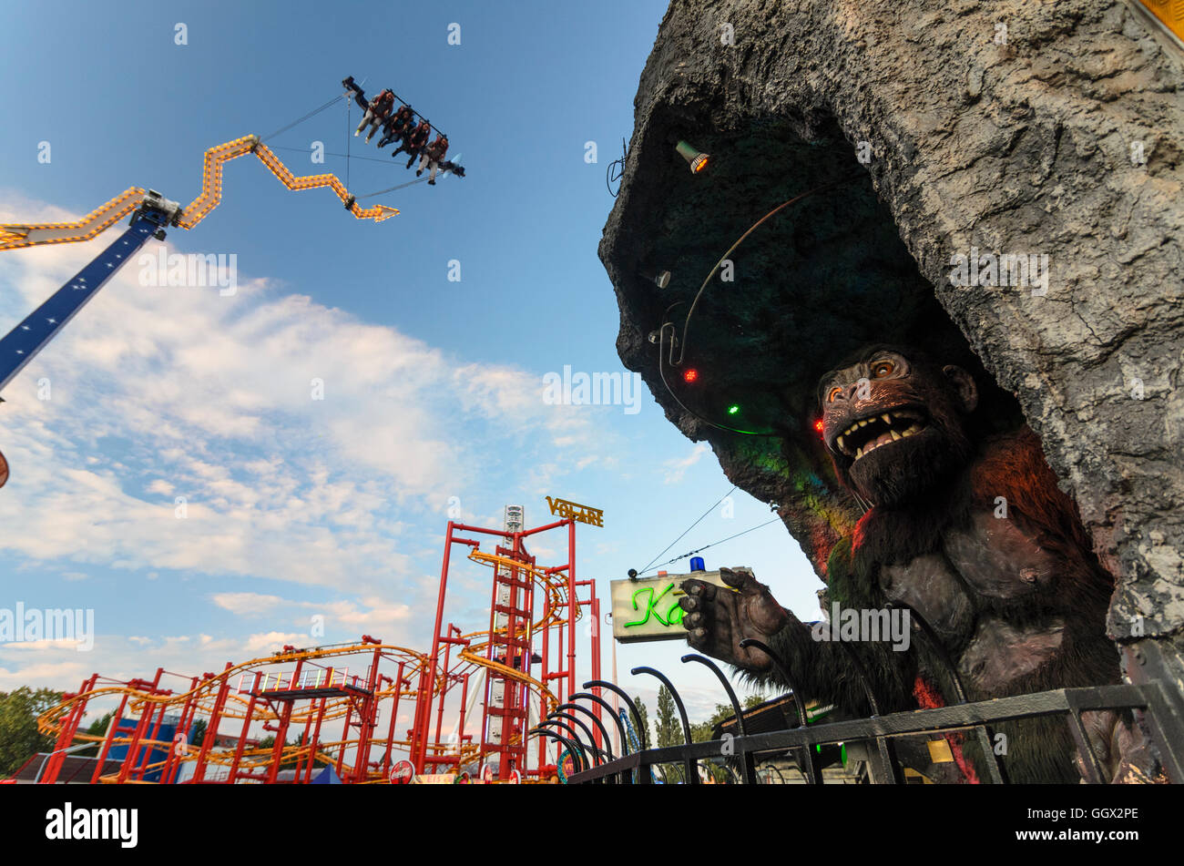 Wien, Wien: Sehenswürdigkeiten swing Tornado und Gorilla aus Spukschloss im Prater, Österreich, Wien, 02. Stockfoto