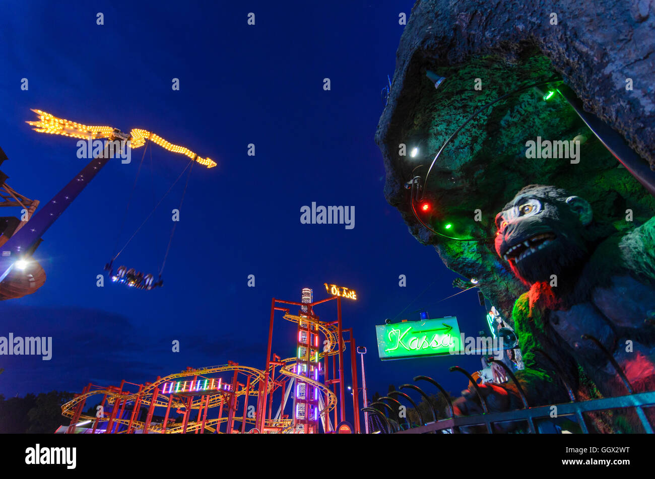 Wien, Wien: Sehenswürdigkeiten swing Tornado und Gorilla aus Spukschloss im Prater, Österreich, Wien, 02. Stockfoto