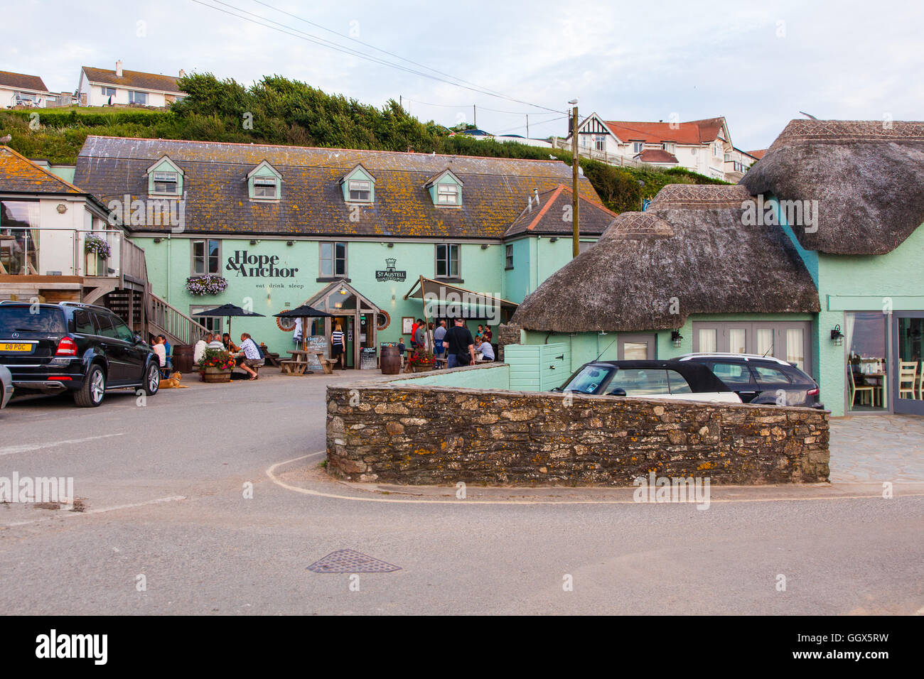 Hoffen und Anchor Pub, Hope Cove, Devon, England, Vereinigtes Königreich. Stockfoto
