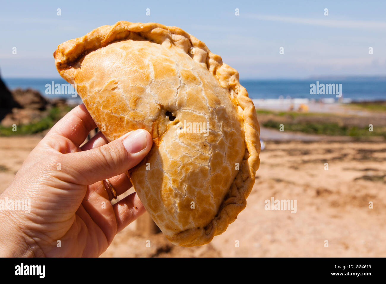 Großen Cornish Pasty, Hoffnung Cove Devon, England, Vereinigtes Königreich. Stockfoto