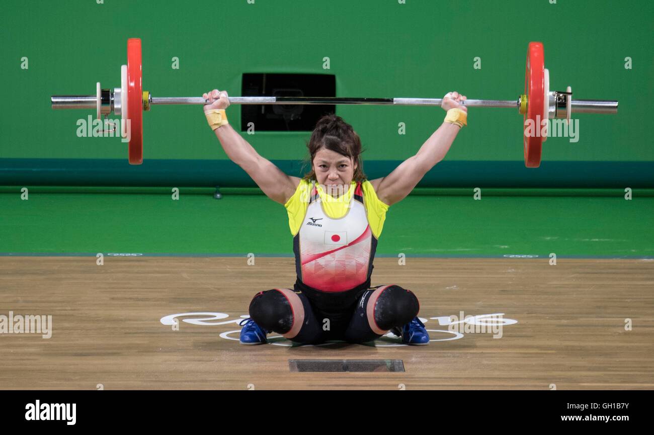 Rio De Janeiro, Brasilien. 6. August 2016. Hiromi Miyake (JPN)-Gewichtheben: Hiromi Miyake Japans konkurriert in der Frauen 48kg während der Rio 2016 Olympischen Spiele bei Riocentro Pavillon 2 in Rio De Janeiro, Brasilien. © Enrico Calderoni/AFLO SPORT/Alamy Live-Nachrichten Stockfoto