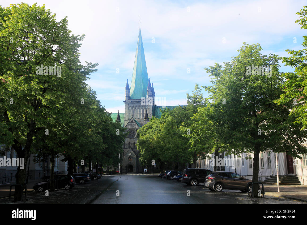 Am frühen Morgen Sonnenschein auf historische Kathedrale spire, Nidaros Domkirke, Trondheim, Norwegen Stockfoto