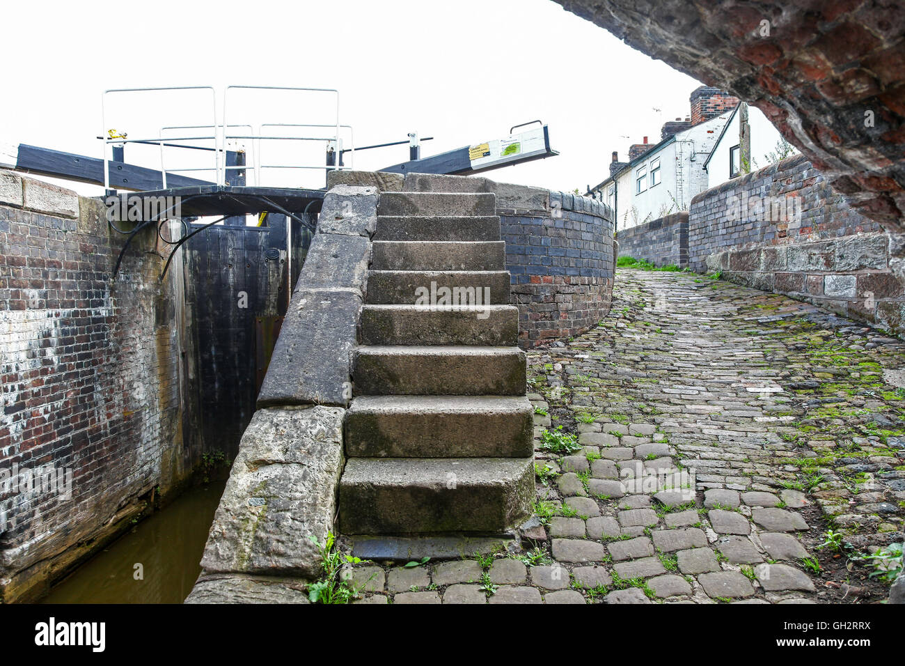 Schritte bei Lock 63 Malkins Bank in der Nähe von Wheelock auf Trent und Mersey Kanal Cheshire England UK Stockfoto