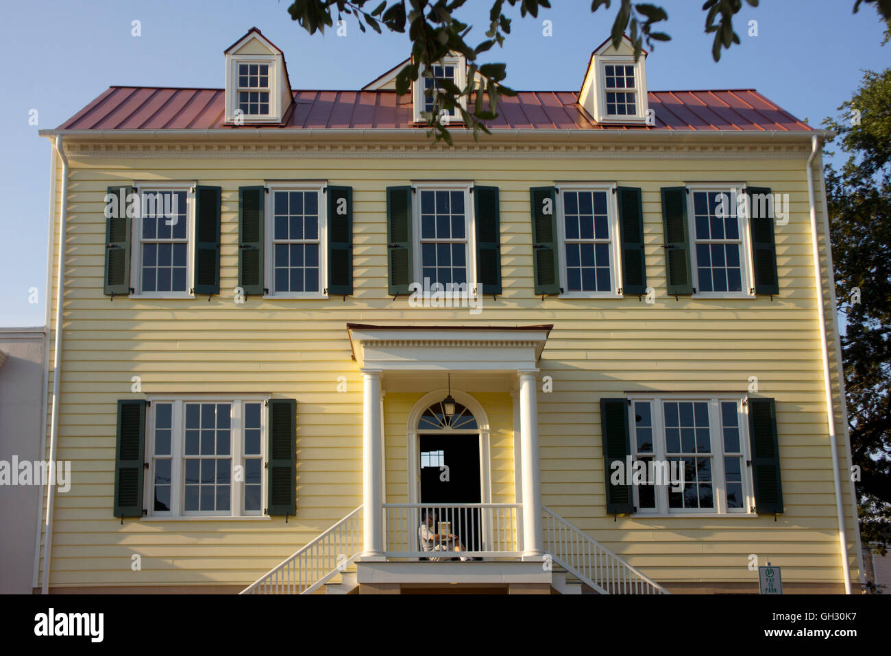 Typischen Kolonial-Stil-Haus in Savannah, Georgia. Stockfoto