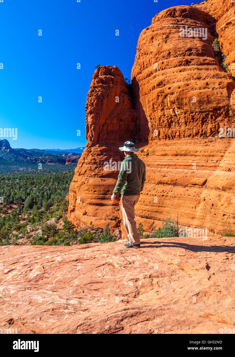 Wanderer am Aussichtspunkt Zeitpunkt Huhn in Sedona Stockfoto