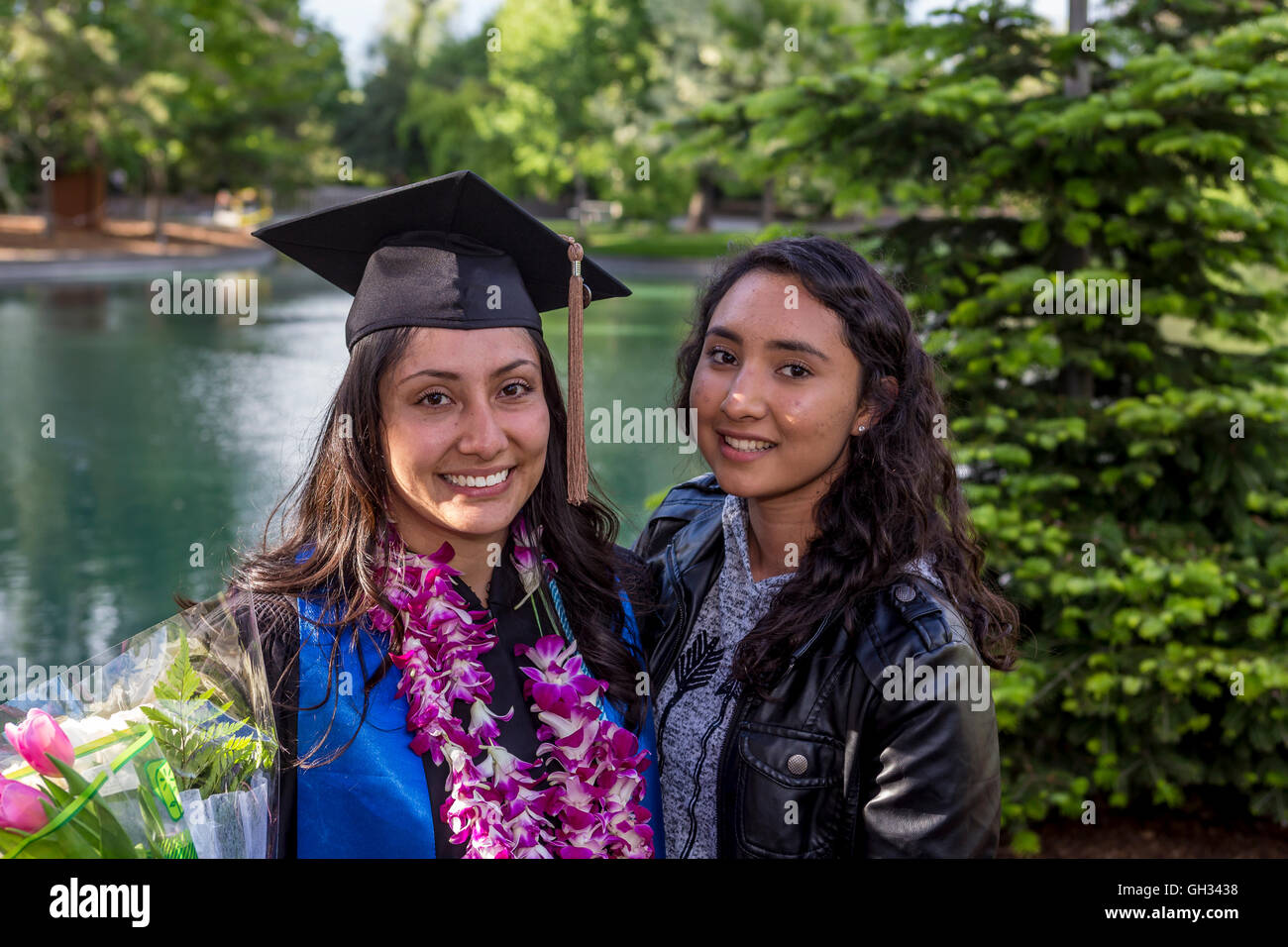 Studenten an der Abschlussfeier Zeremonie an der Sonoma State University in Rohnert Park in Sonoma County in Kalifornien Vereinigte Staaten von Amerika Stockfoto