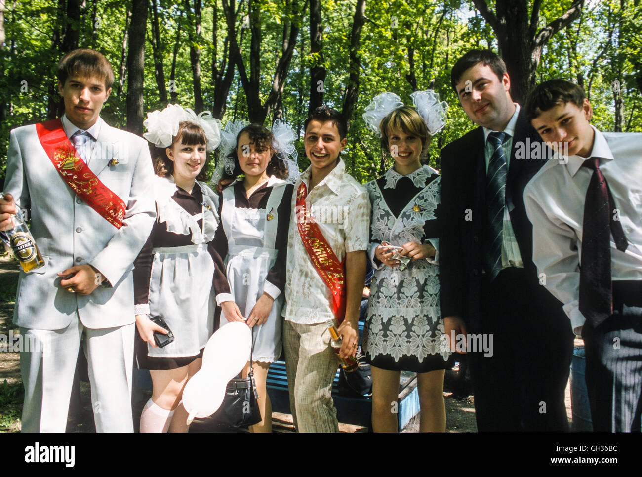 Russische Schüler feiern ihren High-School-Abschluss in Wladimir, nördlich von Moskau Stockfoto