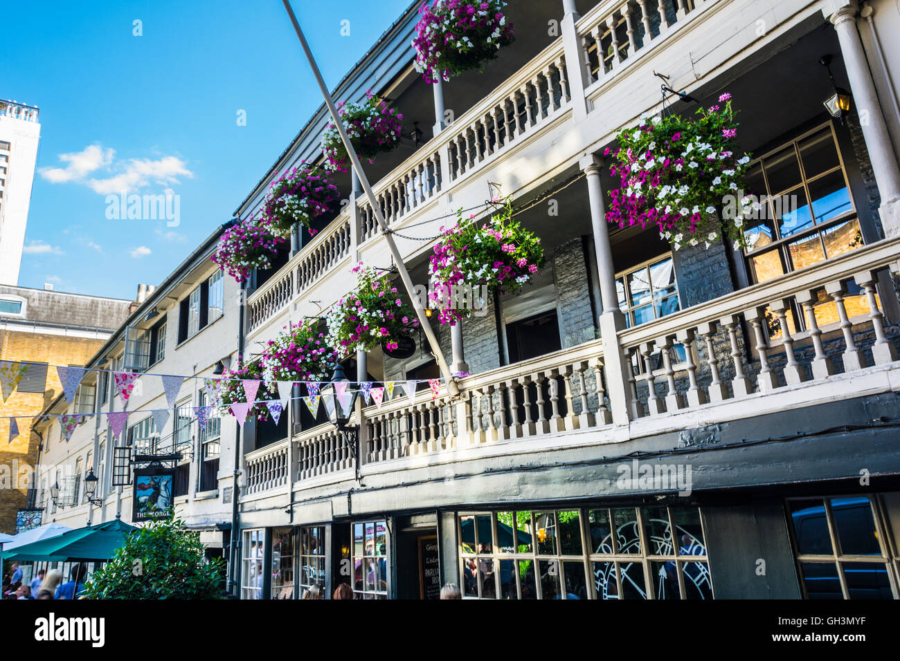 Außenansicht des antiken George Inn in Southwark, London, England, Großbritannien Stockfoto