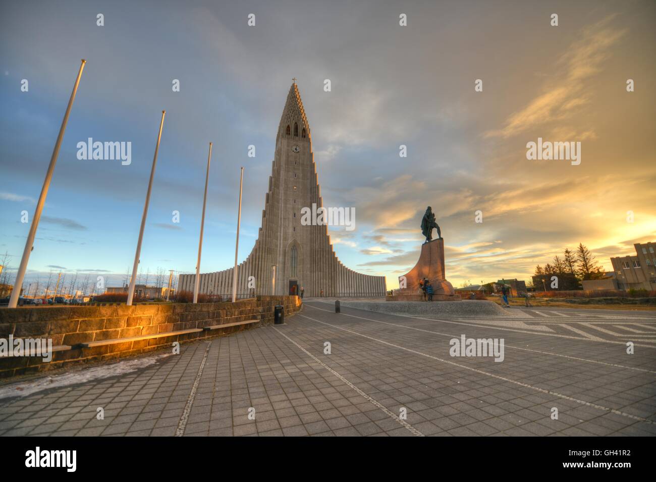 Hallgrímskirkja Kirche bei Sonnenuntergang - Reykjavik, Island Stockfoto