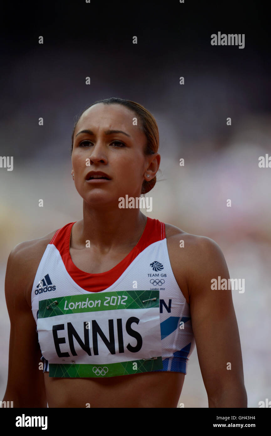 Jessica Ennis aus Großbritannien bereitet sich auf ihrem Weg zum Gewinn der Goldmedaille im Siebenkampf bei den Speerwurf der Stockfoto