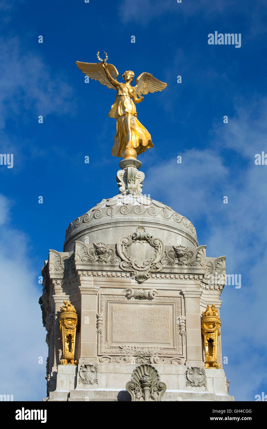 Soldaten-Denkmal mit geflügelten Sieg, Central Park, New Britain, Connecticut Stockfoto