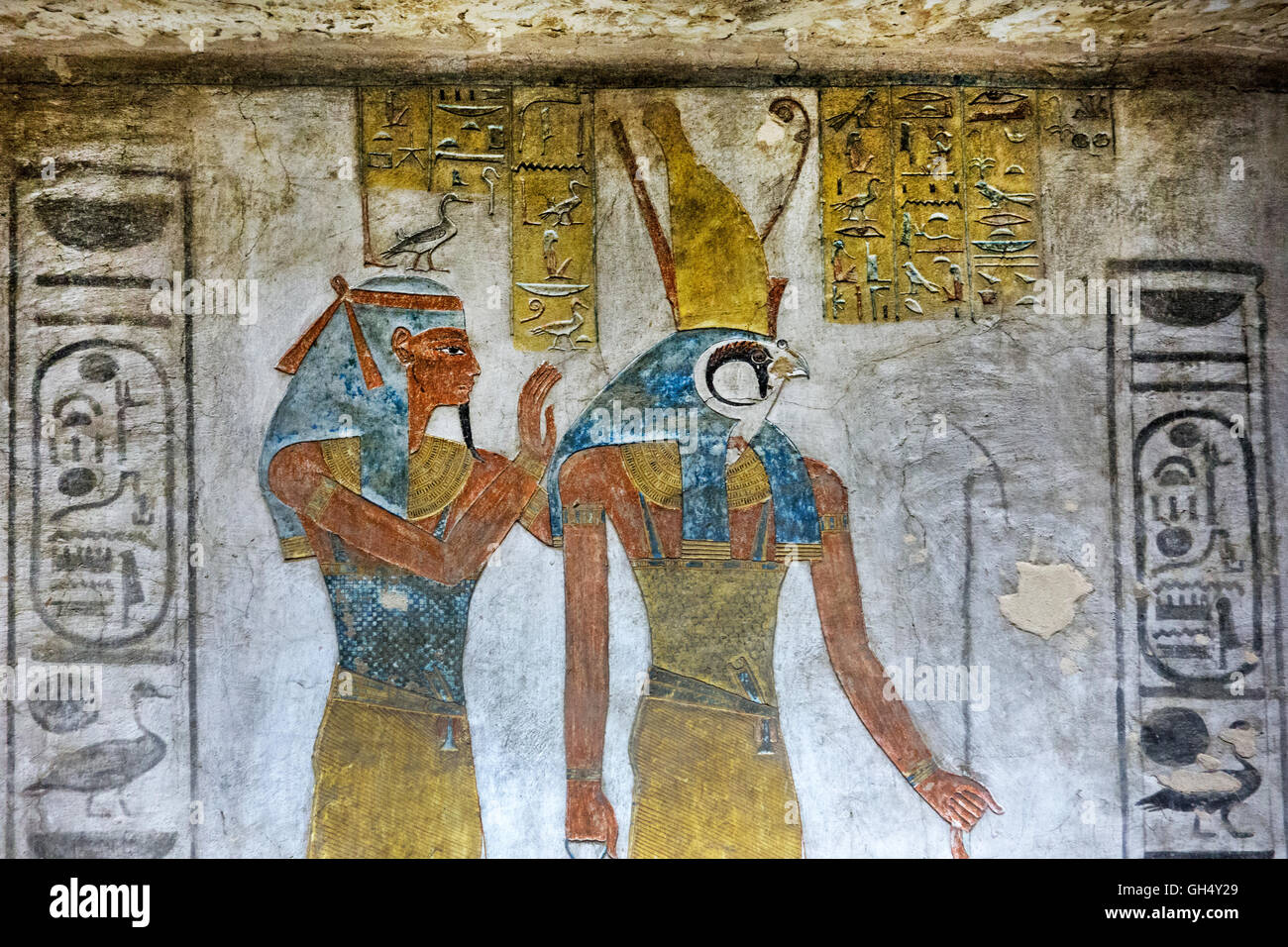 Gemälde Kartuschen und Reliefs in ägyptischen Grab Stockfoto