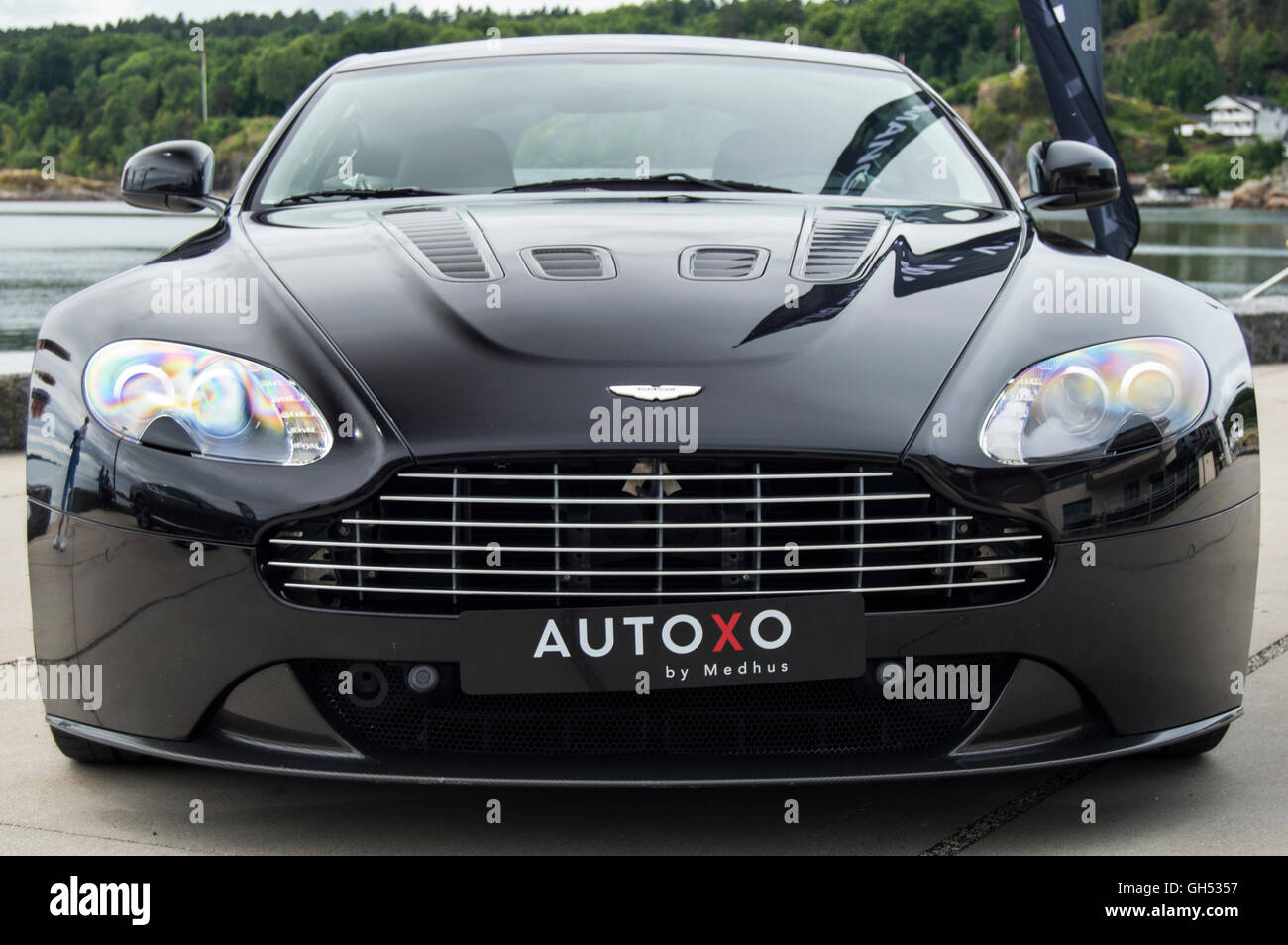 Aston Martin V12 Vantage zeigt Autoxo in Larvik, Norwegen Stockfoto