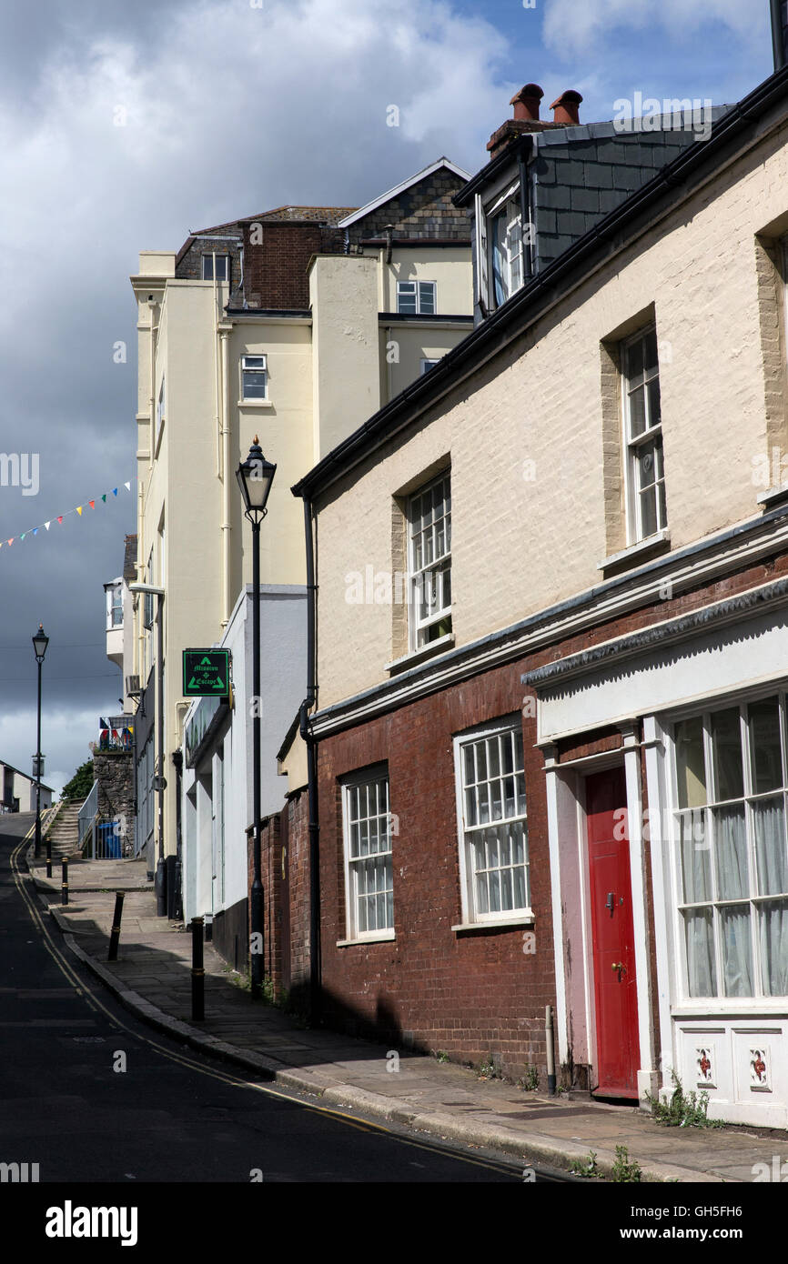 Exeter Street in der Nähe der alten West Gate, Exeter. Es ist an der Unterseite der West Street, neben dem Stepcote-Hügel. Die ursprüngliche Kirche Stockfoto