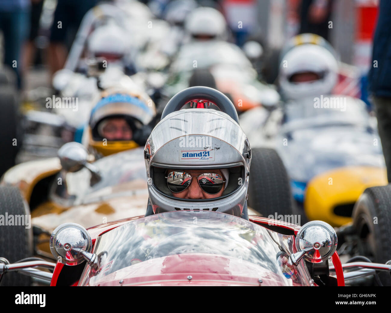 Gregory Thornton in einem Lotus 22 Formel Junior Rennwagen bei der 2016 Silverstone Classic Veranstaltung, England, UK Stockfoto