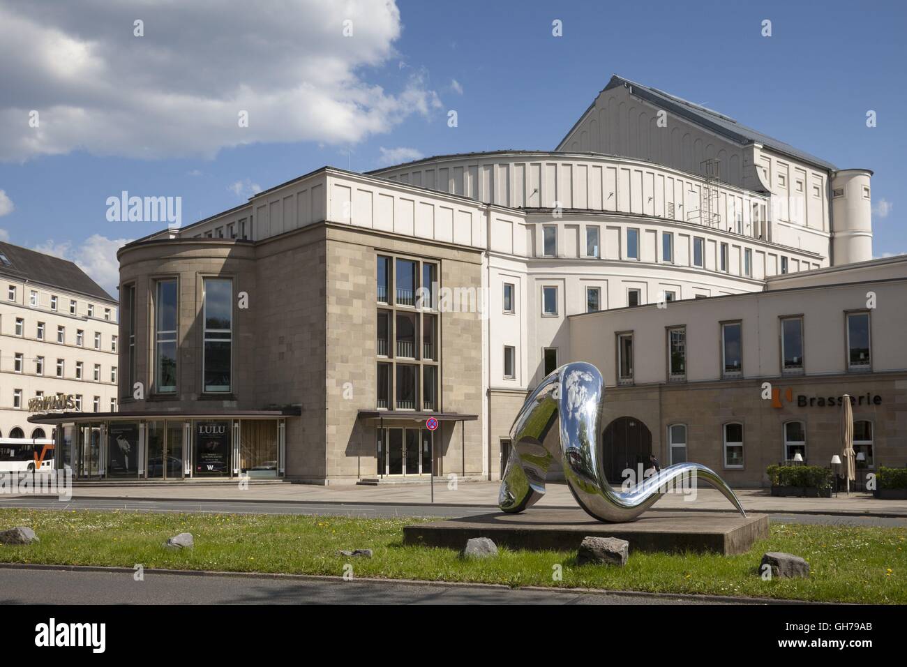 Geographie/Reisen, Deutschland, Nordrhein-Westfalen, Bergisches Land, Wuppertal, Oper, Skulptur 'I'm Alive' von Tony Cragg, Additional-Rights - Clearance-Info - Not-Available Stockfoto