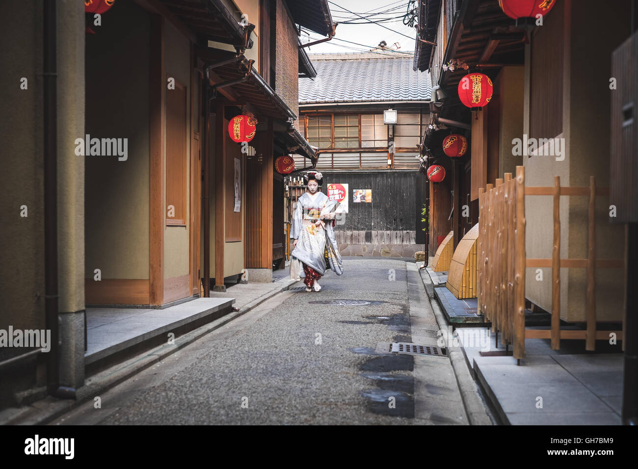 Die Schönheit einer Geisha in der Streeets von Kyoto, Japan Stockfoto