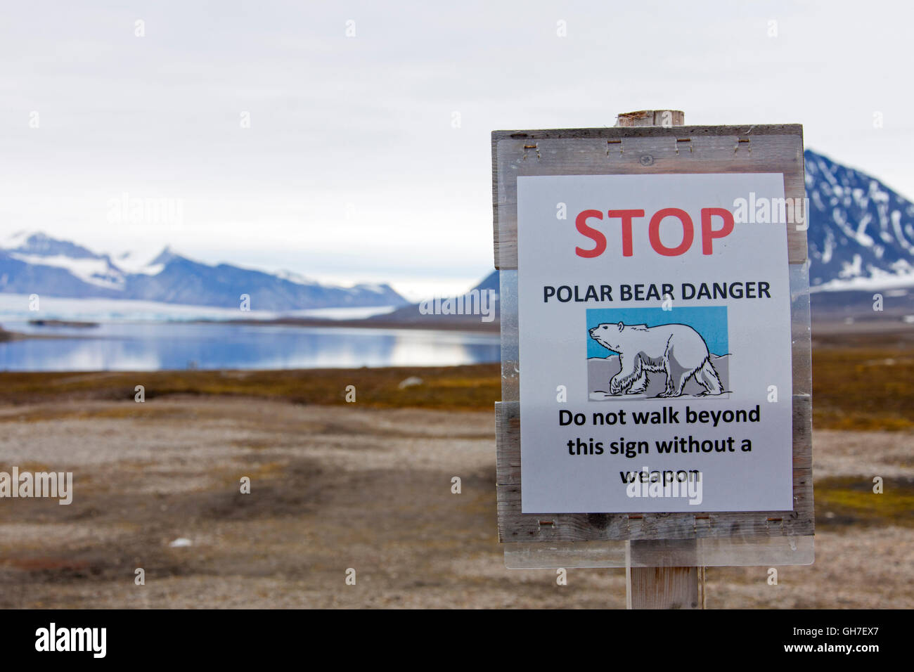 Eisbär-Warnschild auf Svalbard / Spitzbergen, Norwegen Stockfoto