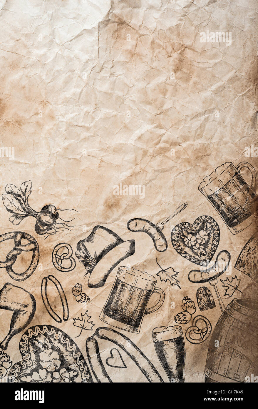 Handgezeichnete Oktoberfest Symbole auf alten zerknitterten Papierhintergrund Stockfoto
