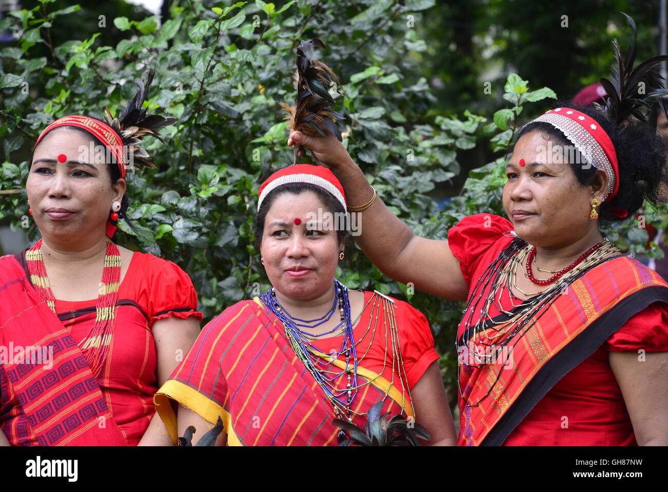 Dhaka, Bangladesch. 9. August 2016. Bangladeshi indigenen Menschen versammeln sich auf einer großen Kundgebung anlässlich des internationalen Tages der indigenen Völker der Welt in Dhaka, Bangladesch. Am 9. August 2016 Credit: Mamunur Rashid/Alamy Live-Nachrichten Stockfoto