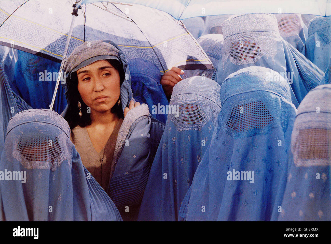 BEI 5 nachmittags / Panj e asr FRA, IRAN 2002 / Samira Makhmalbaf Szene Regie: Samira Makhmalbaf aka. Panj e asr Stockfoto
