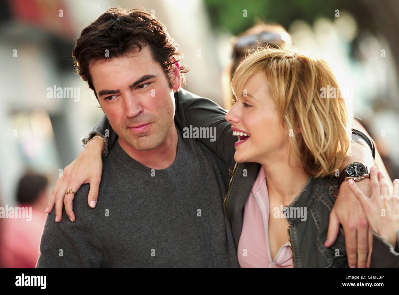 Derek (RON LIVINGSTON) Und Stacy (BRITTANY MURPHY) Regie: Nick Hurran aka. Kleine Blackbox Stockfoto