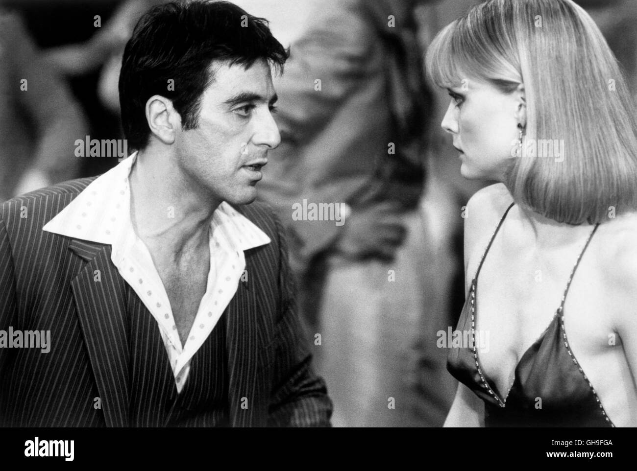 Tony montana und elvira -Fotos und -Bildmaterial in hoher Auflösung – Alamy