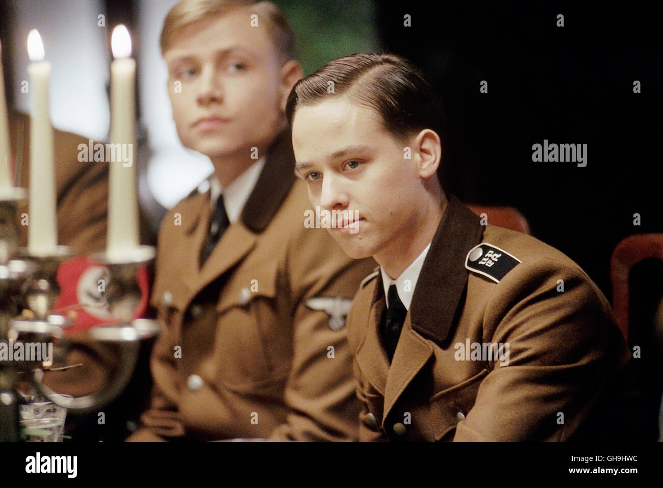NAPOLA - ELITE FÜR DEN FüHRER Deutschland 2004 Dennis Gansel Friedrich Weimer (MAX RIEMELT) Und Albrecht Stein (TOM SCHILLING) Film, Fernsehen, Kino, Drama, Kriegsfilm-Regie: Dennis Gansel Stockfoto