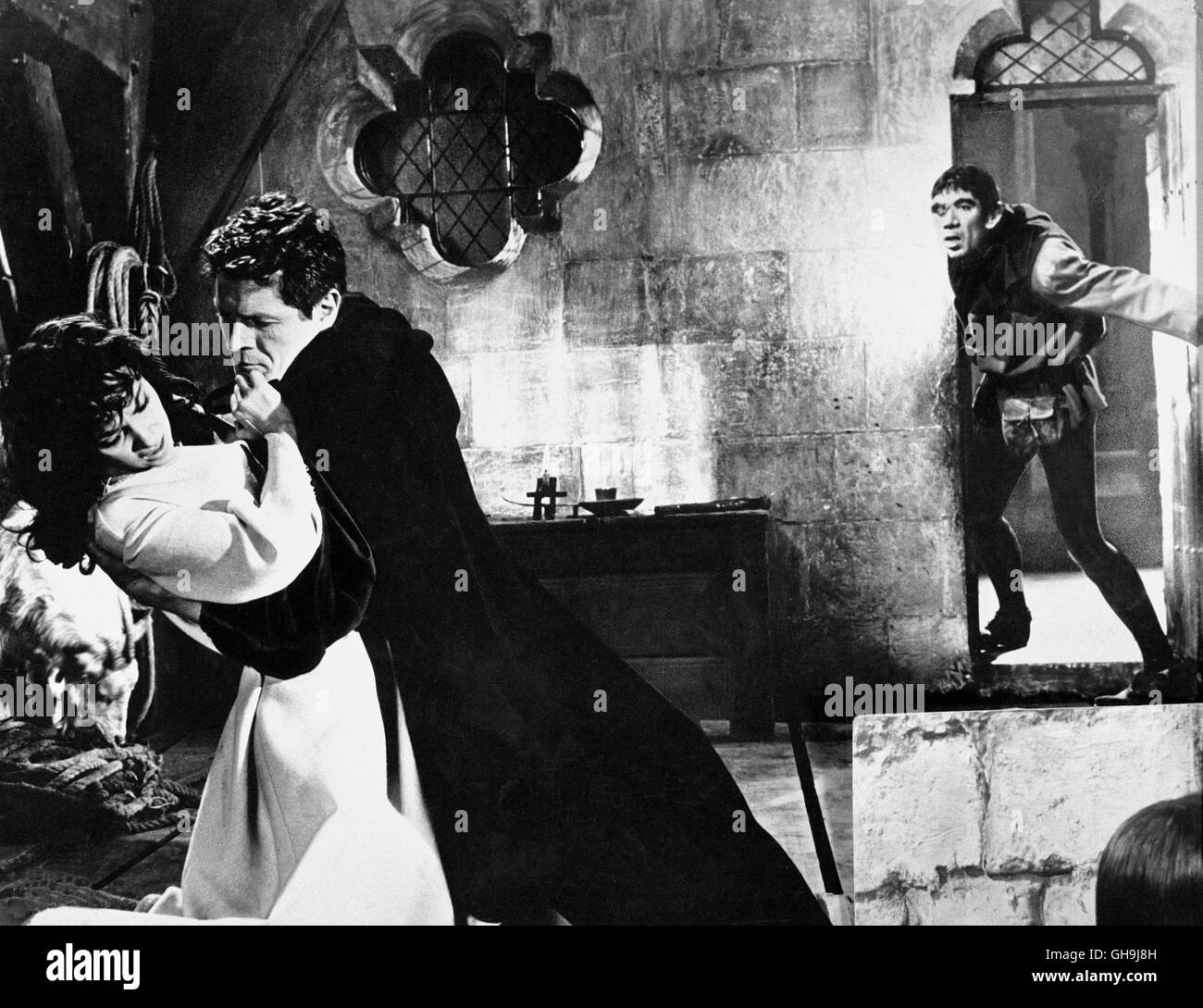 DER GLÖCKNER VON NOTRE-DAME Notre-Dame de Paris Italien/Frankreich 1956 Jean Delannoy Esmeralda (GINA LOLLOBRIGIDA) Wehrt Sich Gegen die Zudringlichkeiten Frollos (ALAIN CUNY). Quasimodo (ANTHONY QUINN) Kommt Ihr Zu Hilfe. Film, Fernsehen, Drama, Literaturverfilmung, 50er-Regie: Jean Delannoy aka. Notre-Dame de Paris Stockfoto