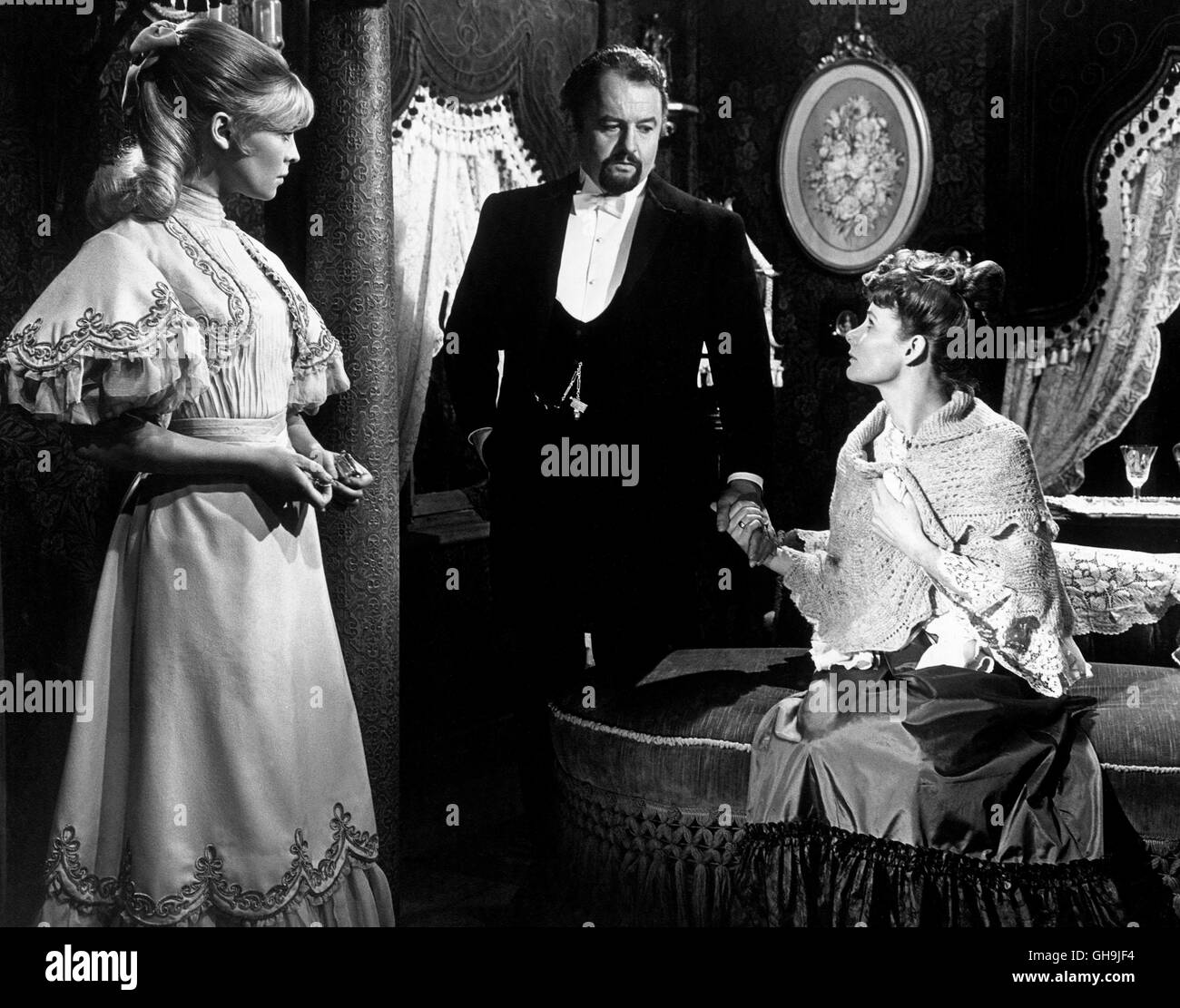 DOKTOR SCHIWAGO Doctor Zhivago USA 1965 David Lean Lara (JULIE CHRISTIE), Victor Komarovsky (ROD STEIGER), Amelia, Laras Mutter (ADRIENNA CORRI) Film, Fernsehen, Drama, Liebesfilm, 60er Regie: David Lean aka. Doktor Schiwago Stockfoto