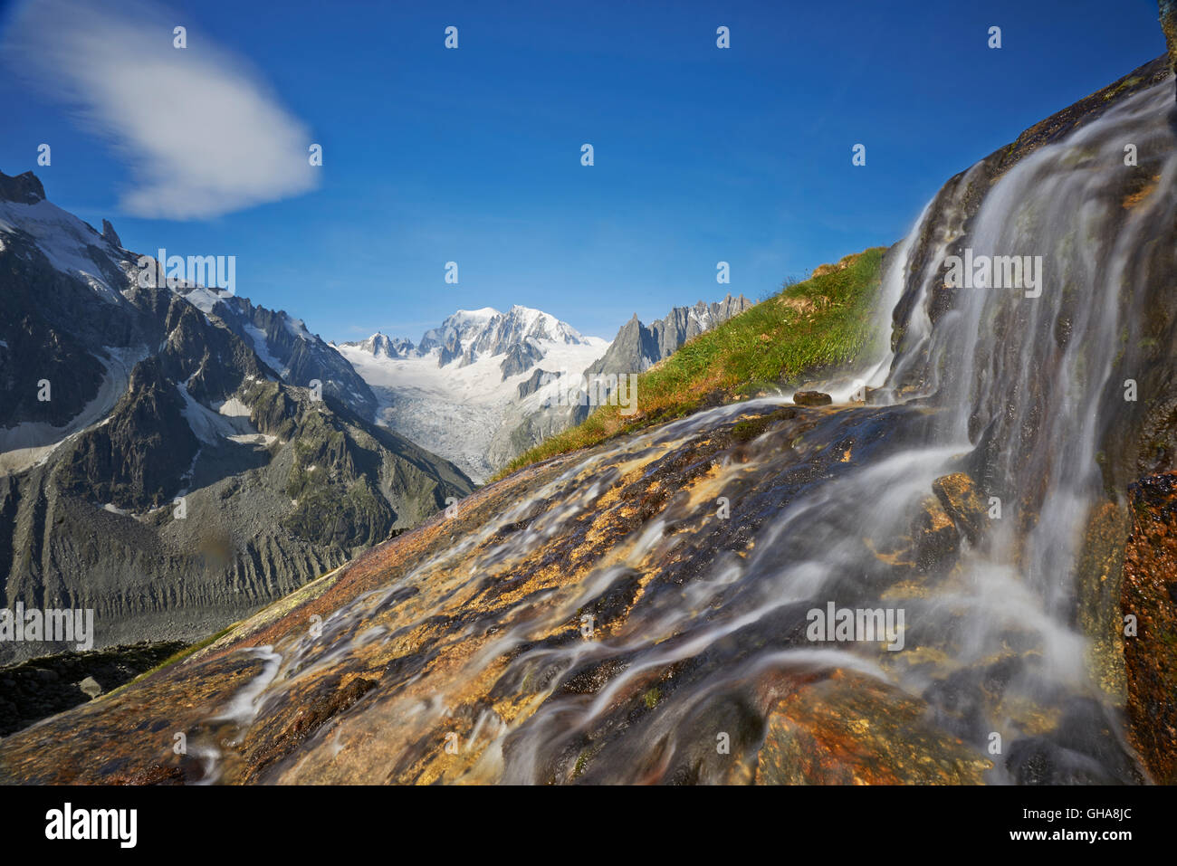 Geographie/reisen, Frankreich, Wasserfall im Refuge du Couv Bereich, Mont-Blanc, Chamonix, Additional-Rights - Clearance-Info - Not-Available Stockfoto