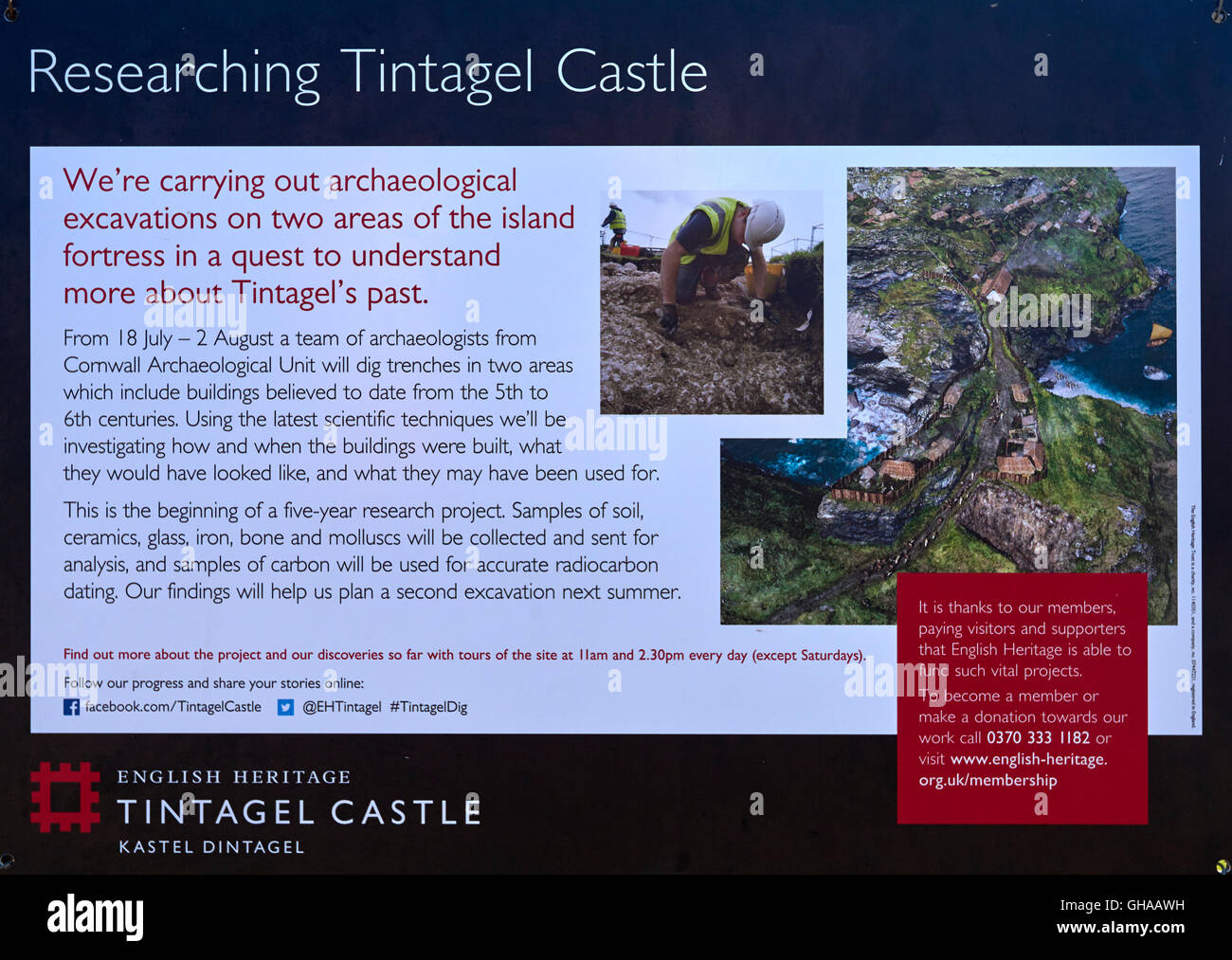 Tintagel Castle ist eine mittelalterliche Festung befindet sich auf der Halbinsel von Tintagel angrenzend an das Dorf von Tintagel Stockfoto