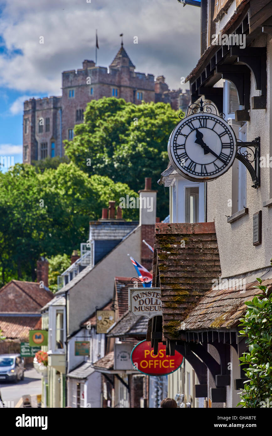 Dunster ist ein Dorf, Zivilgemeinde und ehemalige Herrenhaus in der englischen Grafschaft Somerset Stockfoto