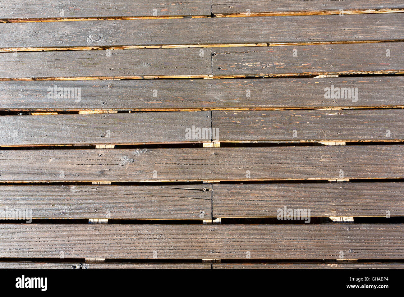 Holzterrassen aus Brettern als abstrakten Hintergrund. Stockfoto