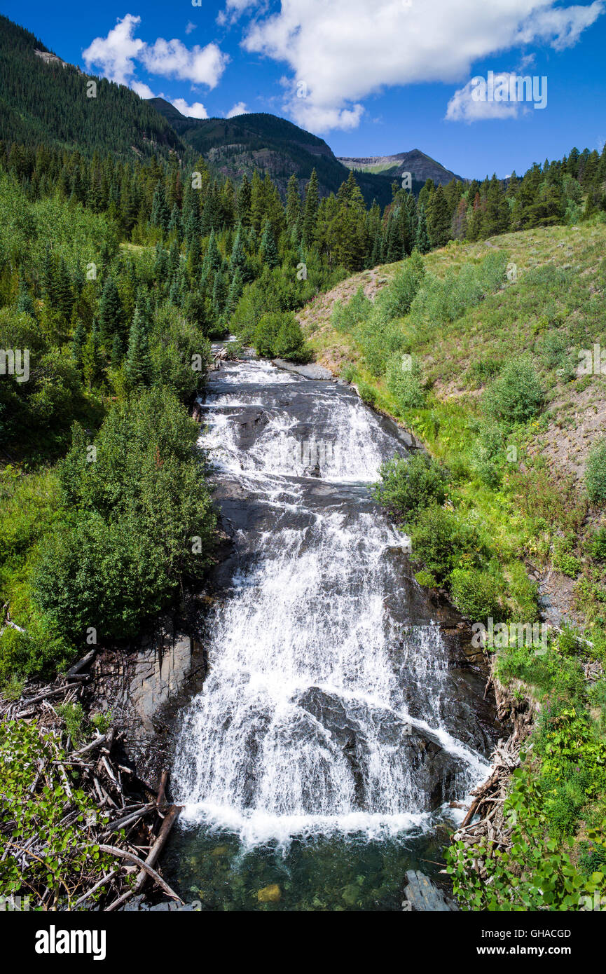 Wasserfall entlang Oh-werden fröhlich Weg; Schulter des Mt. Owen; Gunnison National Forest; in der Nähe von Crested Butte; Colorado; USA Stockfoto