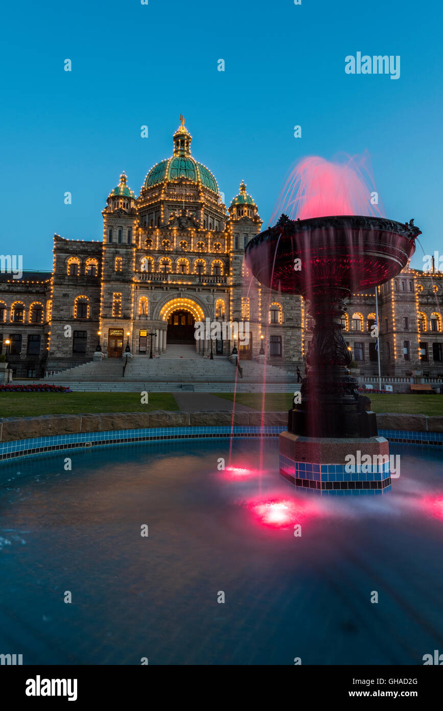 Twilight-Blick auf das Parlamentsgebäude British Columbia, Victoria, Britisch-Kolumbien, Kanada Stockfoto