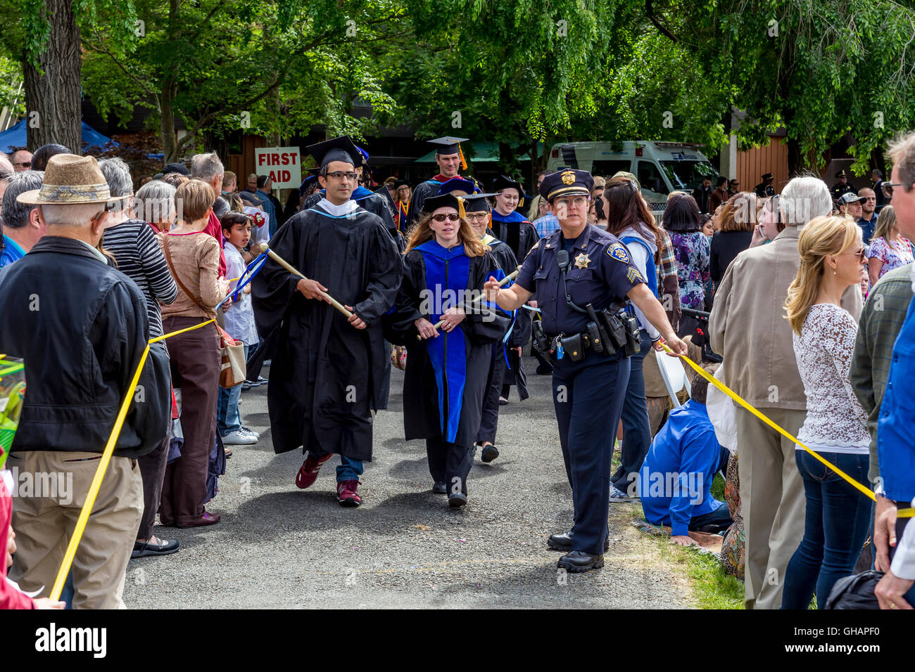 Universität-Abschlussfeier, Abschlussfeier, Sonoma State University, Stadt Rohnert Park, Kalifornien Stockfoto