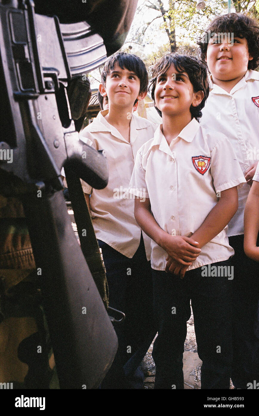 UNSCHULDIGE Stimmen Voces Inocents Mexiko 2004 Luis Mandoki Chava (CARLOS PADILLA) Mit Schulfreunden Regie: Luis Mandoki aka. Voces Inocents Stockfoto