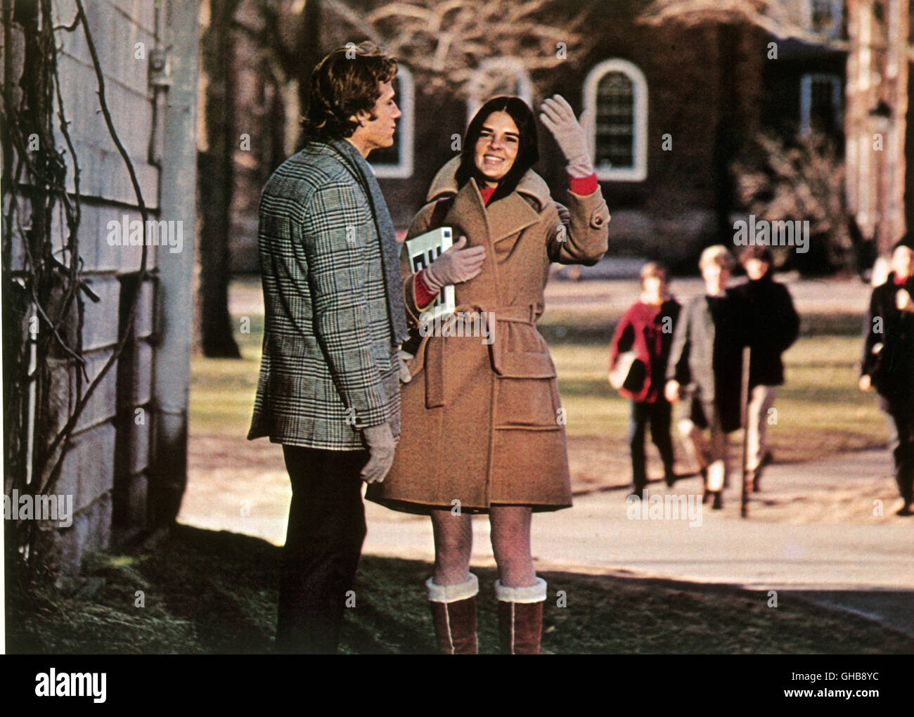 LOVE STORY USA 1970 Arthur Hiller Oliver (RYAN O'NEAL) Und Jennifer (ALI MACGRAW)-Regie: Arthur Hiller Stockfoto