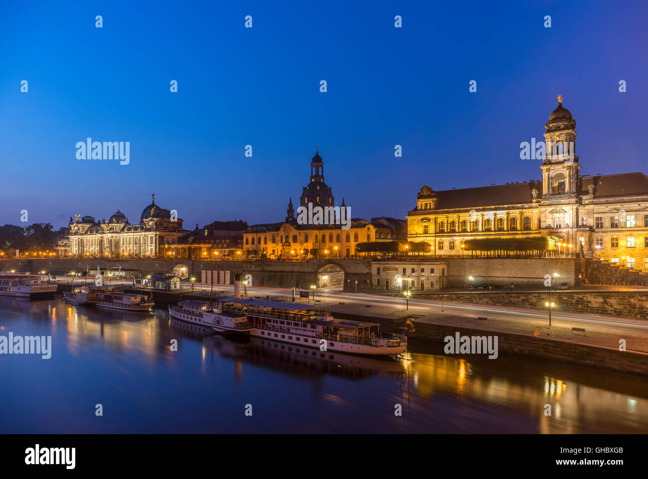 Geographie/Reisen, Deutschland, Sachsen, Dresden, die Skyline der Altstadt am Morgen, Additional-Rights - Clearance-Info - Not-Available Stockfoto