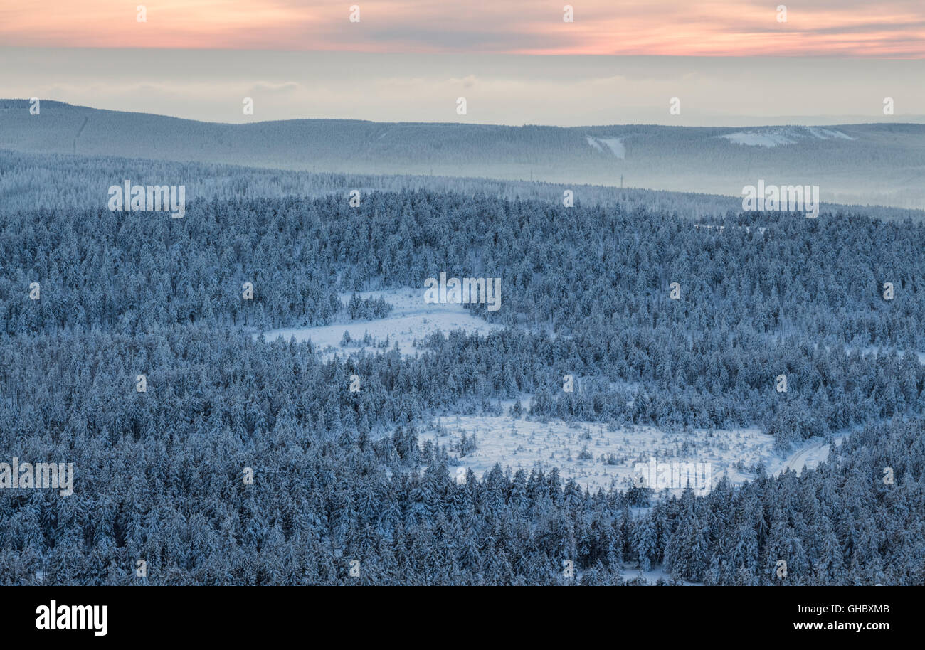 Geographie/Reisen, Deutschland, Sachsen-Anhalt, Harz National Park, Landschaft des Nationalparks Harz im Winter bei Sonnenuntergang, Additional-Rights - Clearance-Info - Not-Available Stockfoto