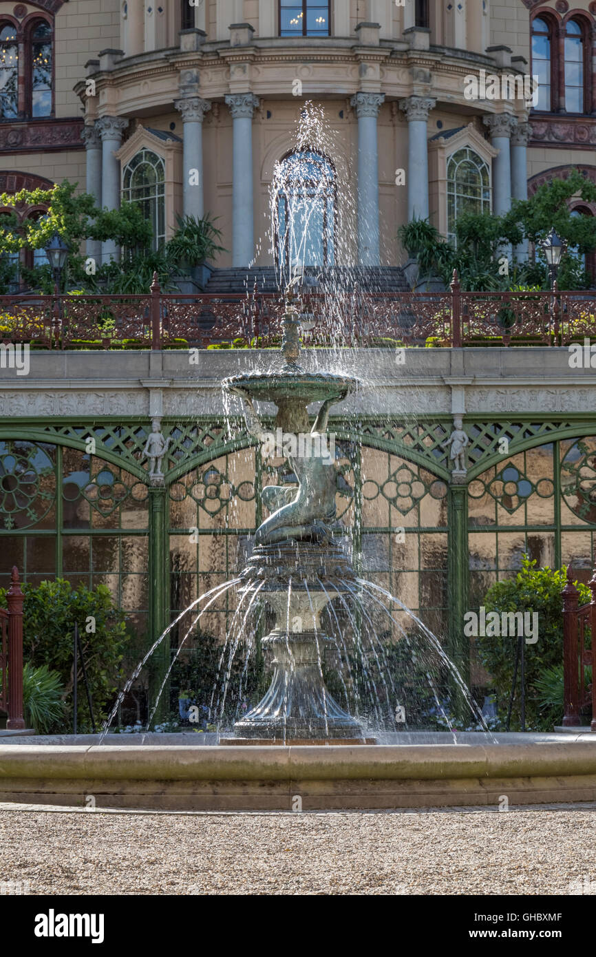 Geographie/Reisen, Deutschland, Mecklenburg-Vorpommern, Schwerin, Brunnen im Schloss Garten, Property-Released Stockfoto