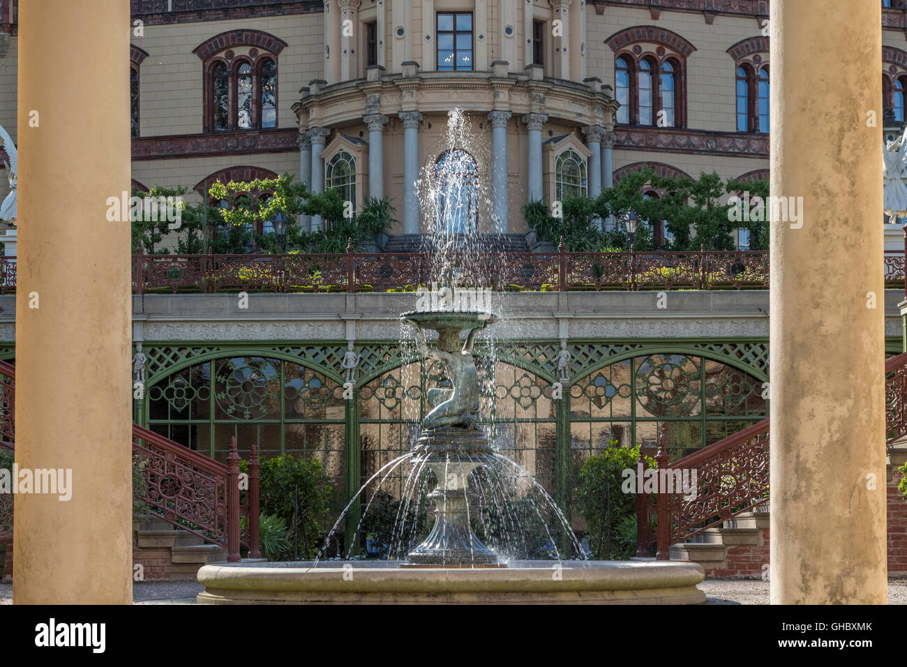 Geographie/Reisen, Deutschland, Mecklenburg-Vorpommern, Schwerin, Brunnen im Schloss Garten, Property-Released Stockfoto
