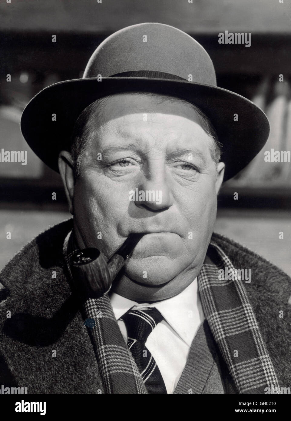 KOMMISSAR MAIGRET STELLT EINE FALLE Maigret neigen un Piege Frankreich/Italien 1957 Jean Delannoy JEAN GABIN (Inspector Maigret) Regie: Jean Delannoy aka. Maigret neigen un piege Stockfoto