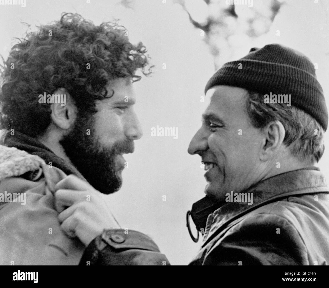 ELLIOTT GOULD und Regisseur INGMAR BERGMAN während der Dreharbeiten für "The Touch/Beröringen" (1971) Stockfoto