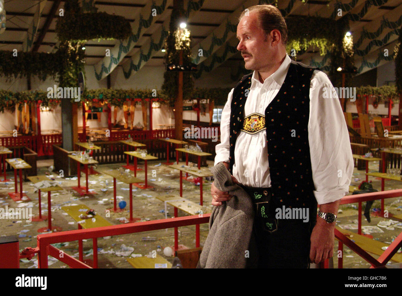 OKTOBERFEST D 2005 Johannes Brunner Max (AUGUST SCHMÖLZER) Im Bierzelt. Regie: Johannes Brunner Stockfoto