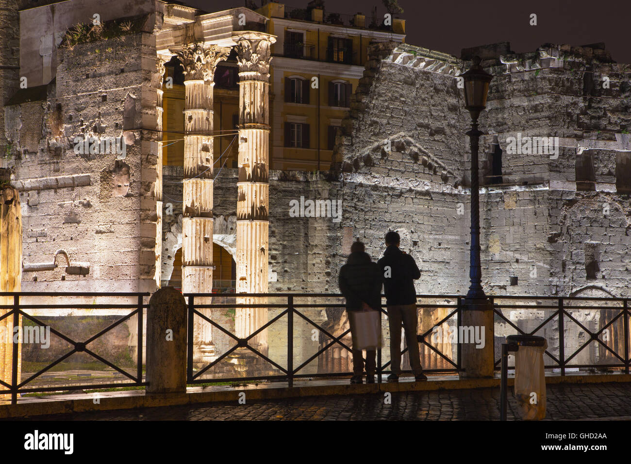 Rom - Ruinen Forum des Augustus in der Nacht Stockfoto