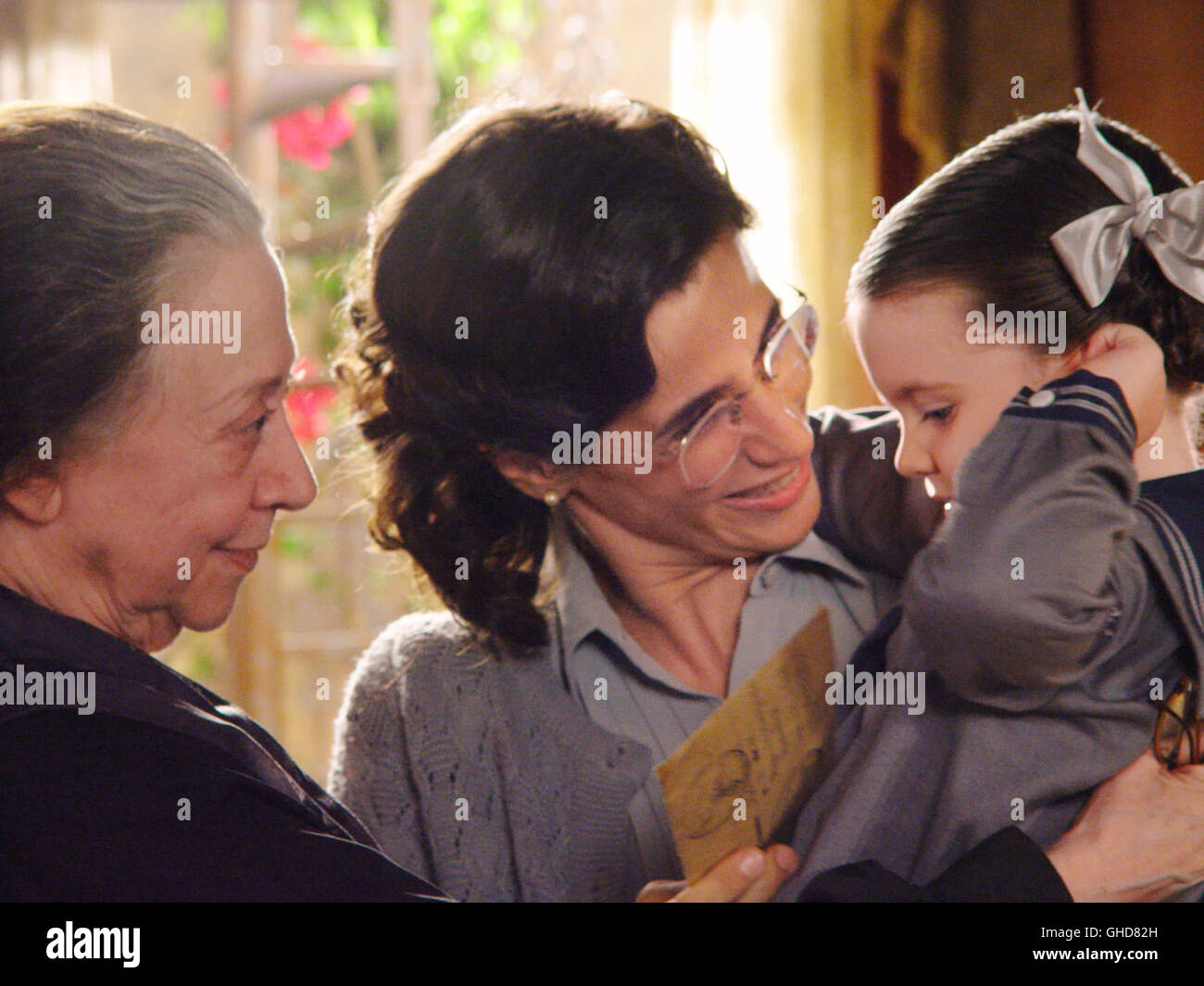 OLGA Brazilien 2004 Jayme Monjardim Dona Leocadia Prestes (FERNANDA MONTENEGRO), Luis Schwester Ligia (MARIANA LIMA) Kümmern Sich um Olgas Tochter Anita (MILENA TOSCANO). Regie: Jayme Monjardim Stockfoto